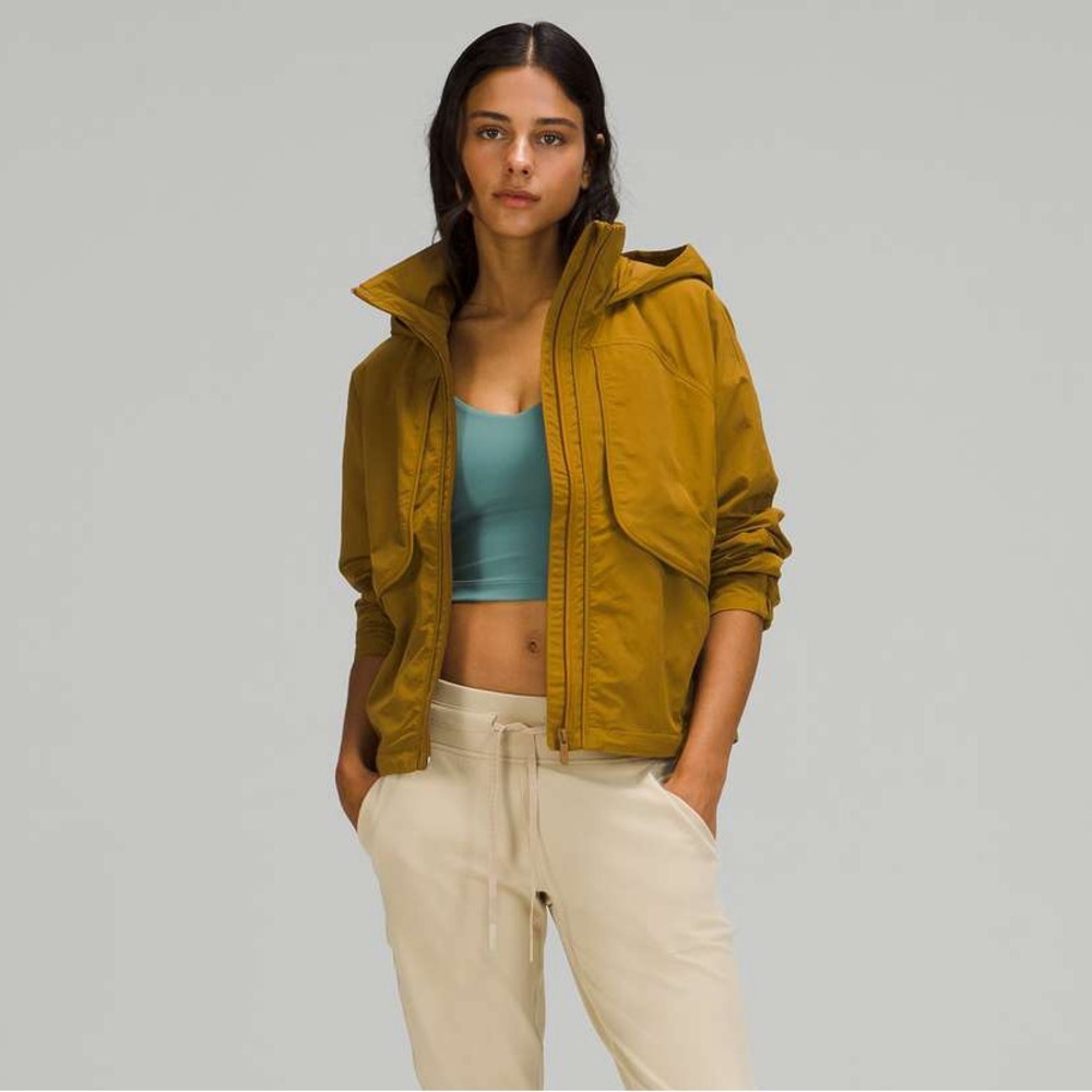 Lululemon Always Effortless Jacket in Gold Spice size 6
